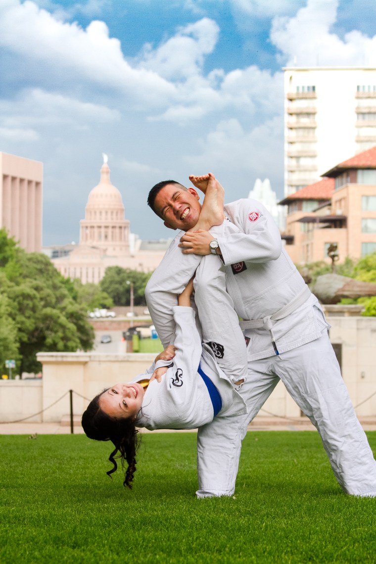 @PhotographerAmy Elizabeth Birdsong Photography University of Texas view of the Capitol Austin Engagement locations-0146